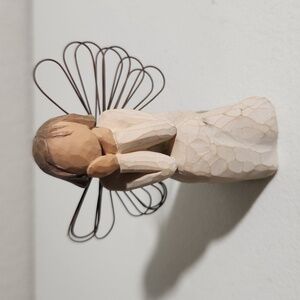 Willow Tree Figure Angel of Caring Demaco Susan Lordi 2001